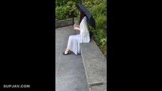 常兴小姐姐用假鸡巴把自己玩喷了